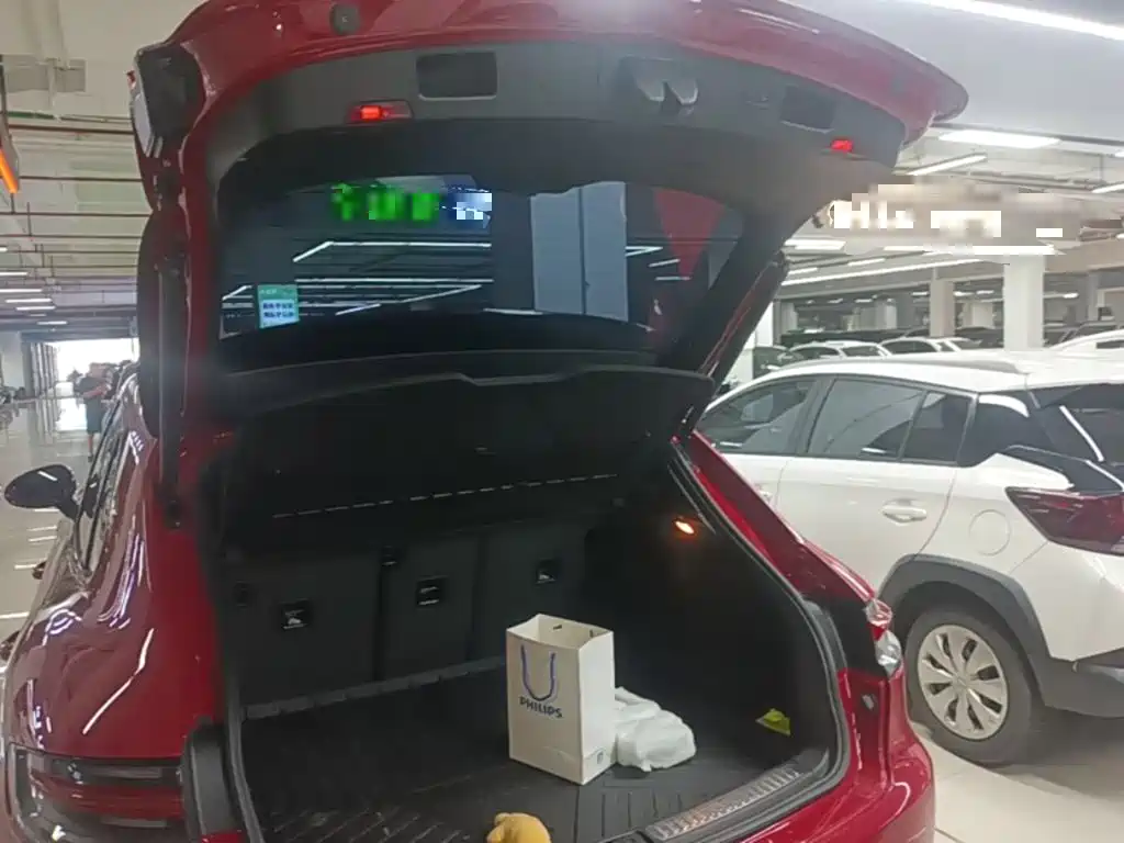 Porsche Macan — миниатюра 19