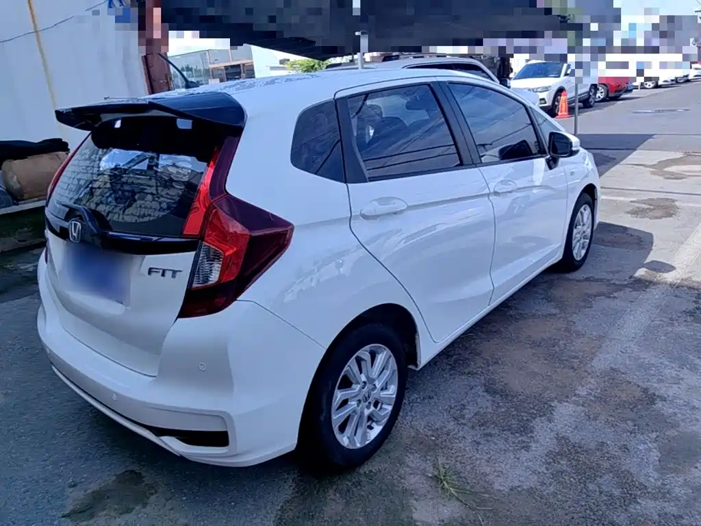 Honda Fit — миниатюра 7