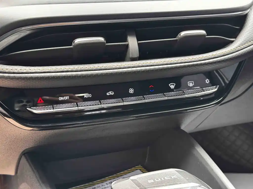 Buick Verano — миниатюра 16