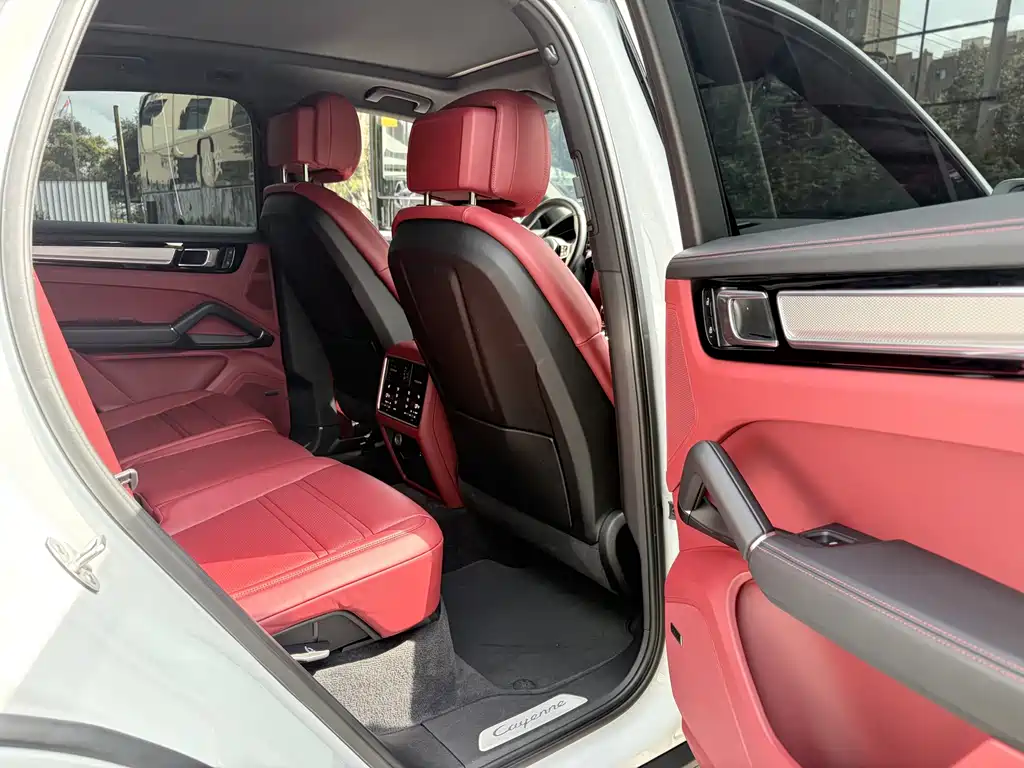 Porsche Cayenne — миниатюра 23