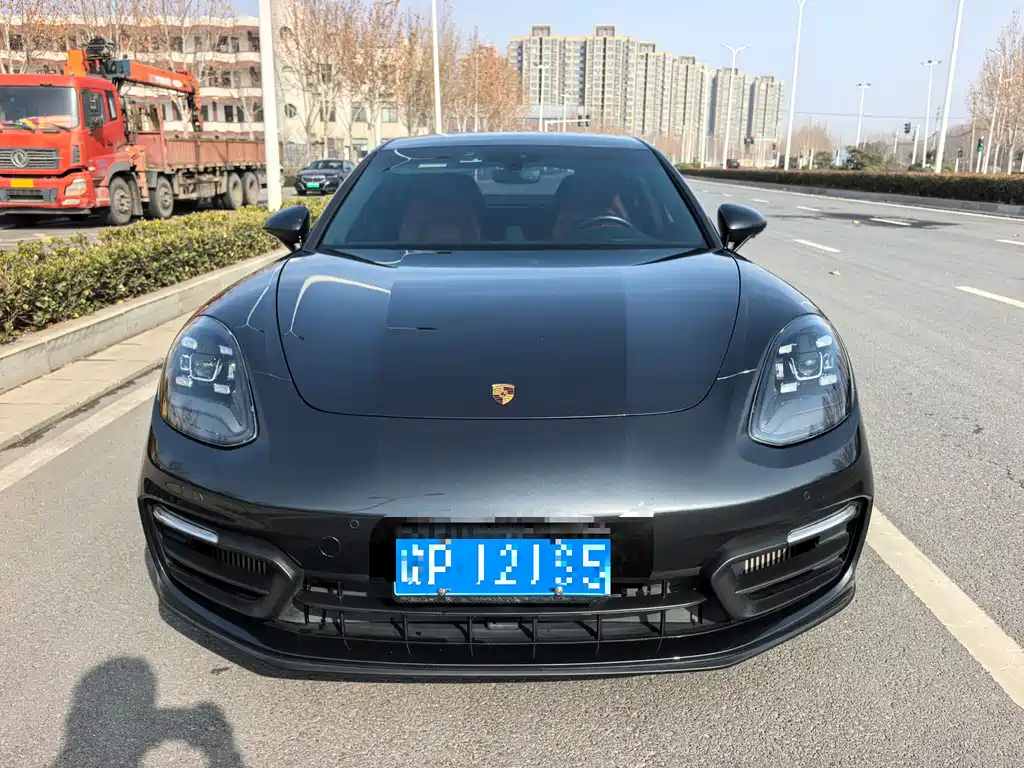 PORSCHE PANAMERA
