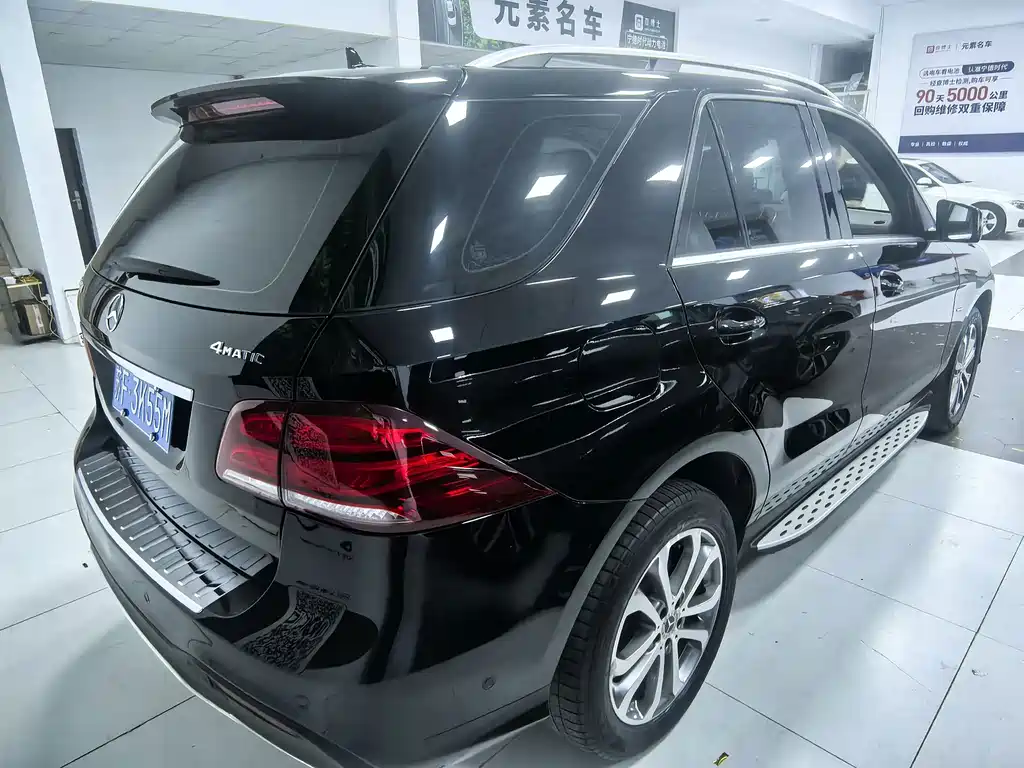 Mercedes-Benz GLE (Import) — миниатюра 8