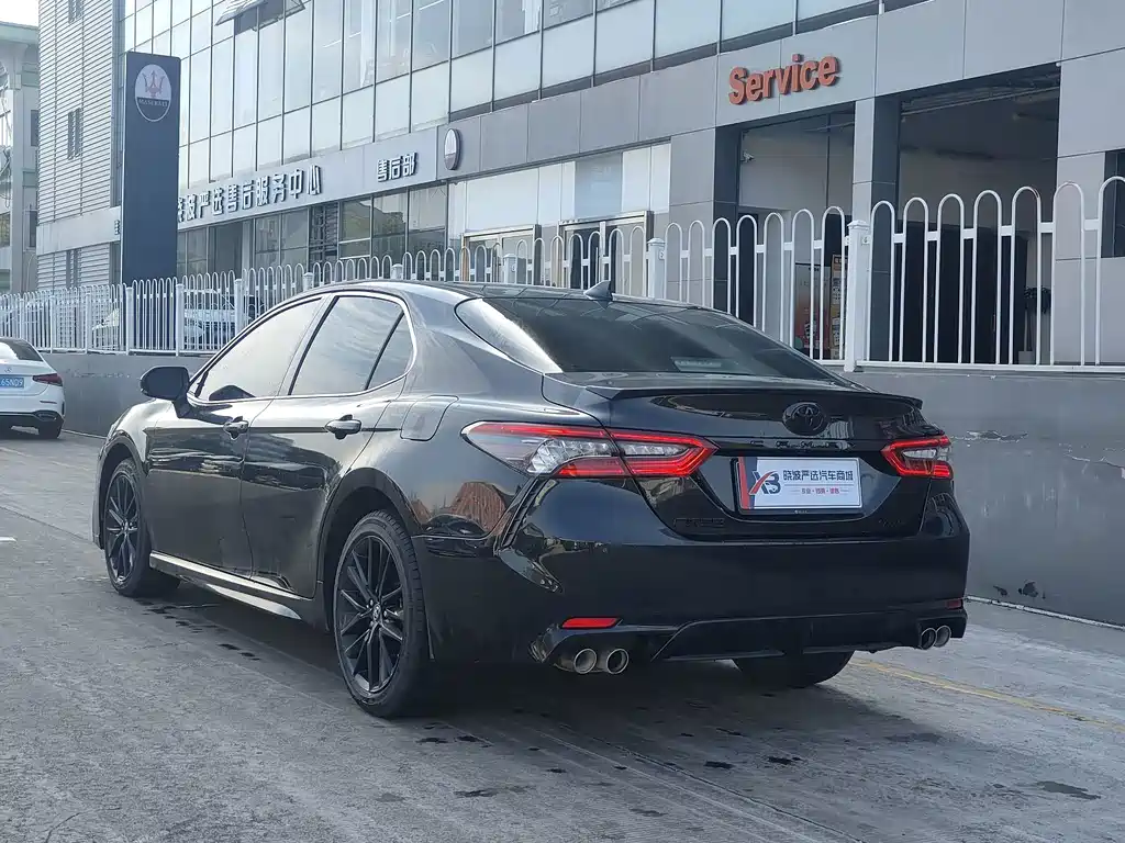 Toyota Camry — миниатюра 4