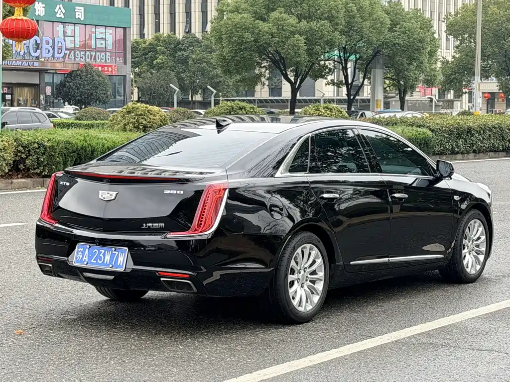CADILLAC XTS