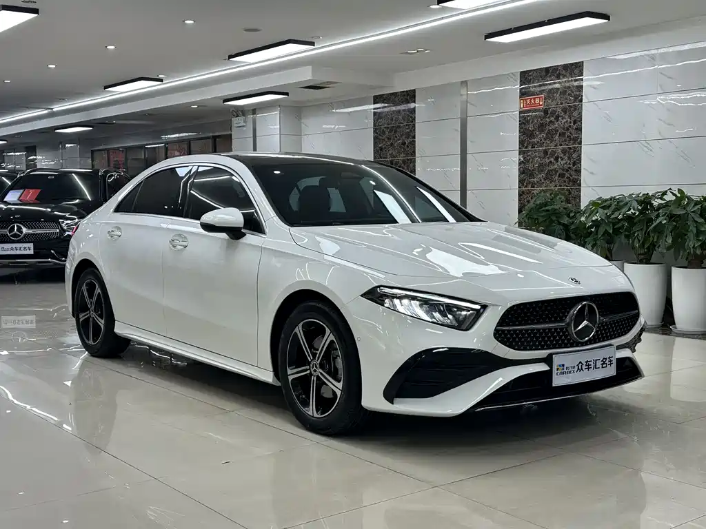 Mercedes-Benz A-Class A 2024 A 200 L Fashion