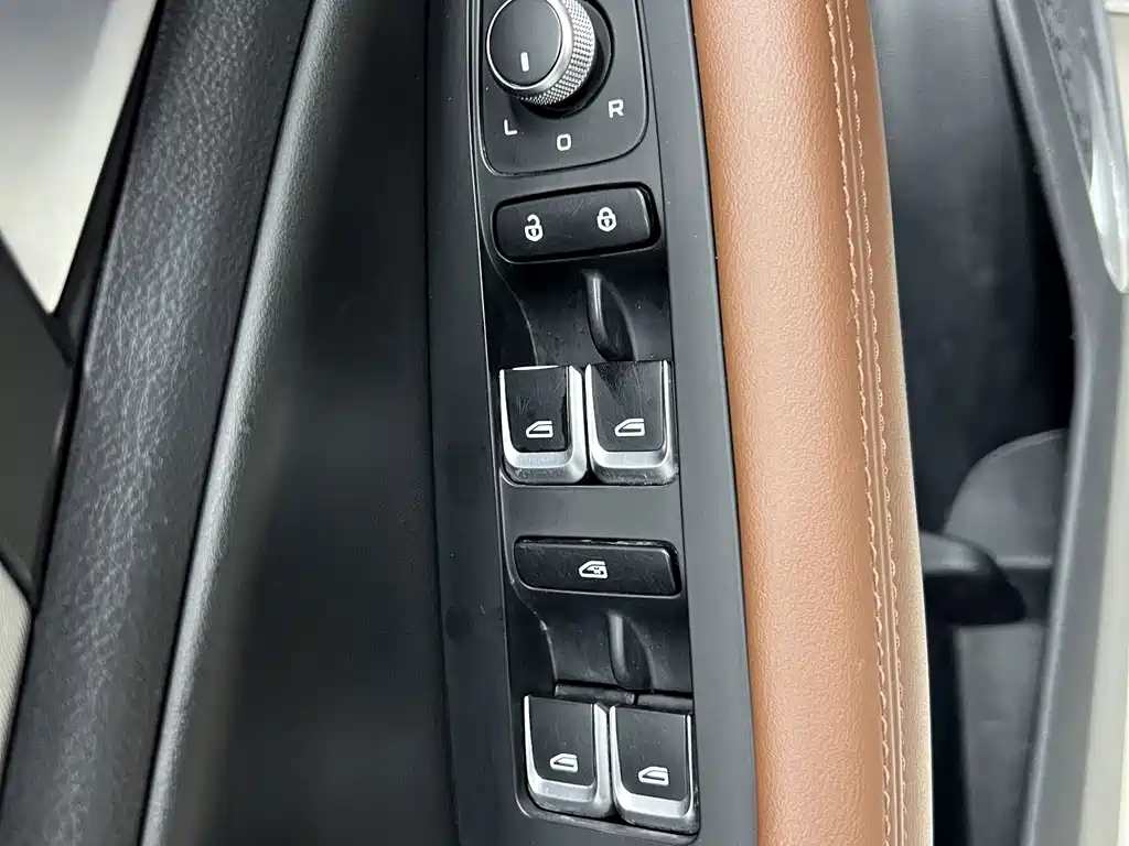 Geely Vision X6 — миниатюра 17