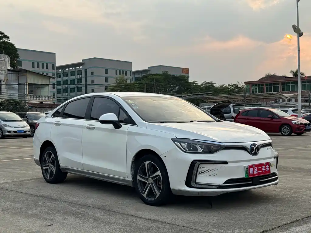 BAIC EU5 — миниатюра 3