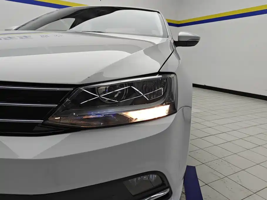 Volkswagen Sagitar — миниатюра 5