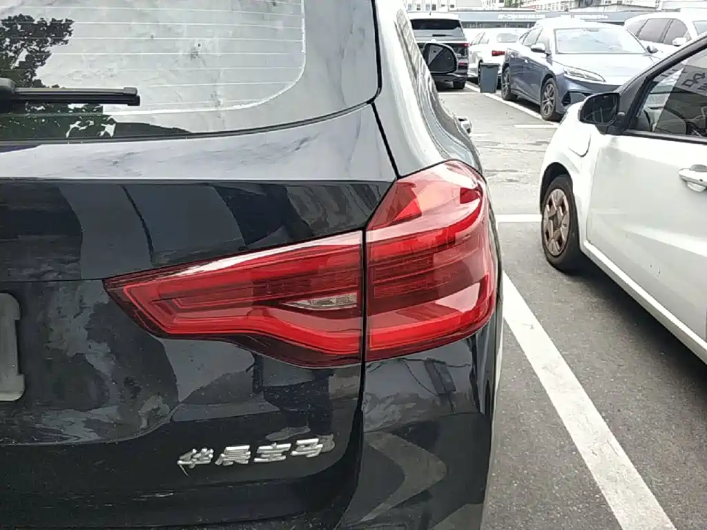BMW iX3 — миниатюра 8