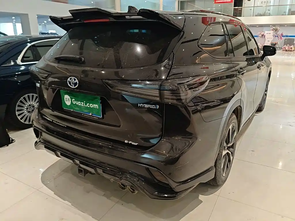 Toyota Crown Kluger — миниатюра 7