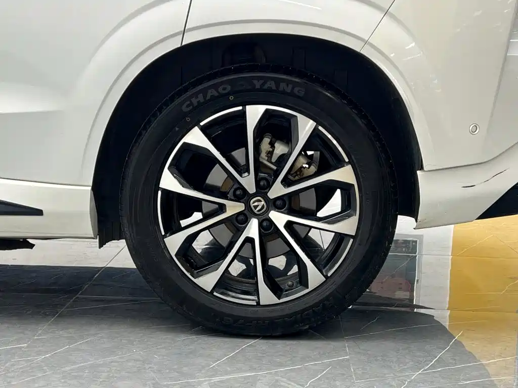 Changan UNI-Z New Energy — миниатюра 25