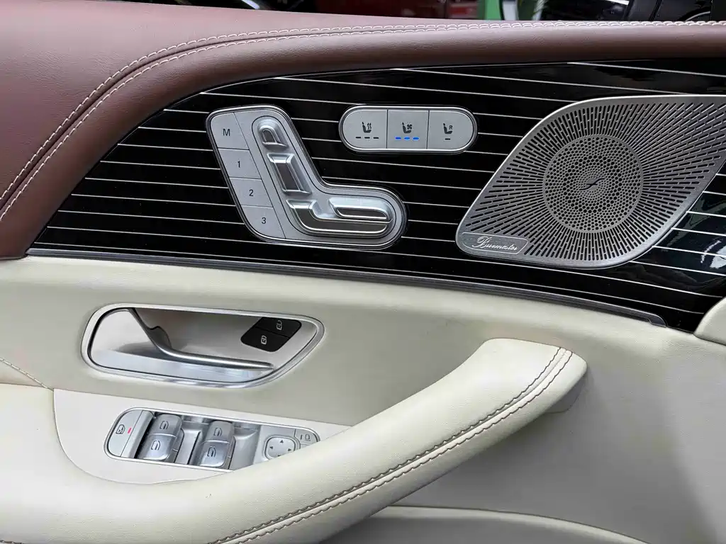 Mercedes-Benz GLS — миниатюра 11
