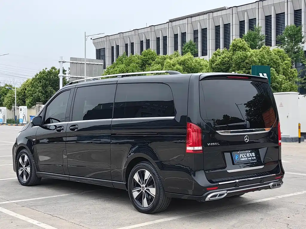 MERCEDES-BENZ V CLASS