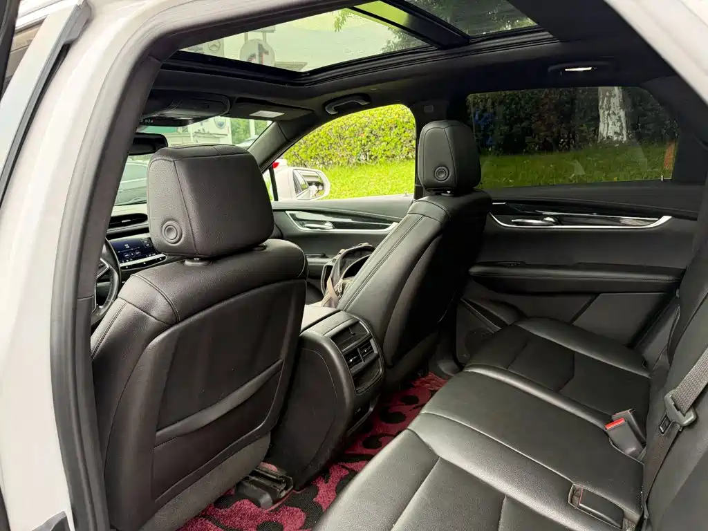 Cadillac XT5 — миниатюра 11