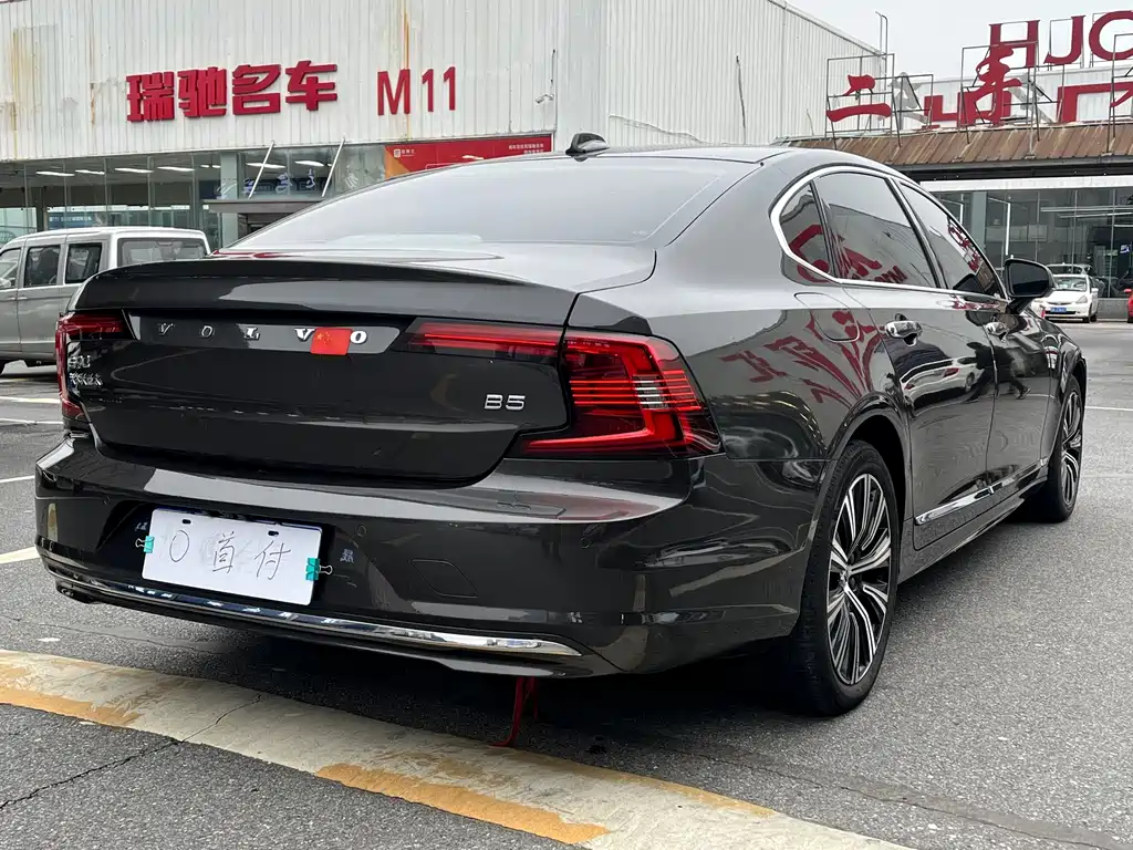 Volvo S90 2021 B5 Luxury
