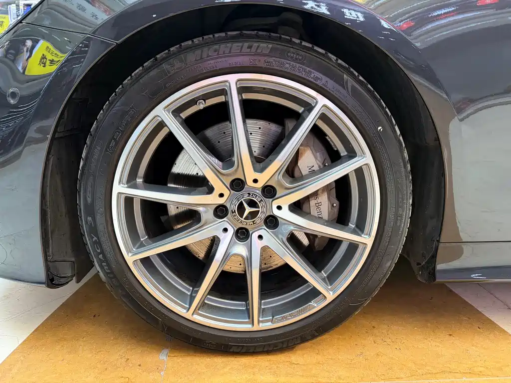 MERCEDES-BENZ E CLASS