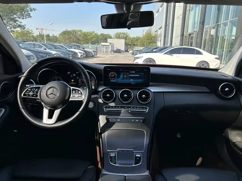 Mercedes-Benz C-Class — миниатюра 14