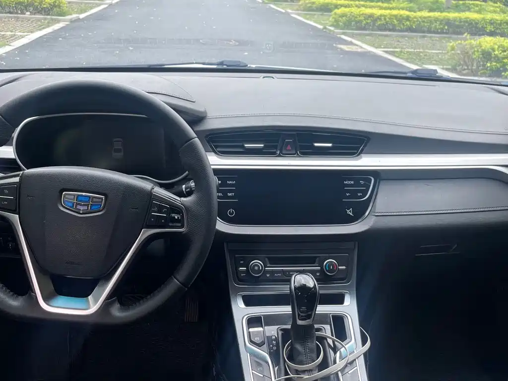 Geely Emgrand — миниатюра 5