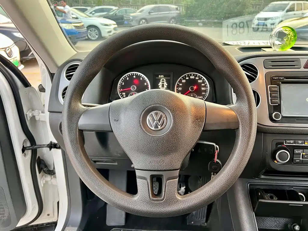 Volkswagen Tiguan — миниатюра 7