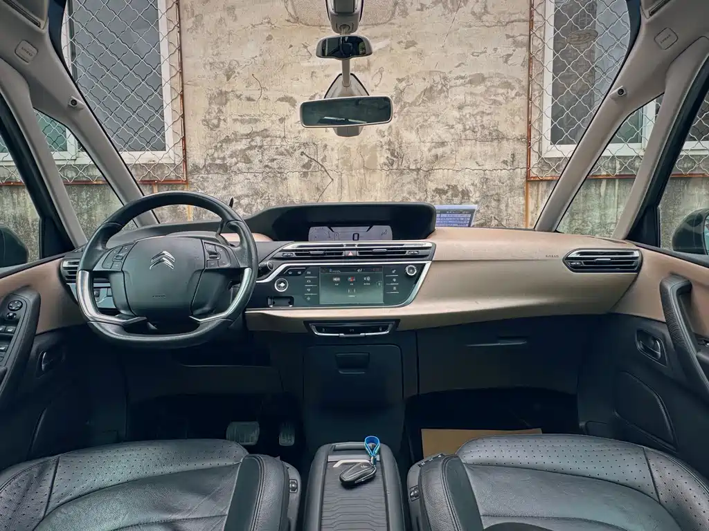 Citroen C4 Picasso — миниатюра 9