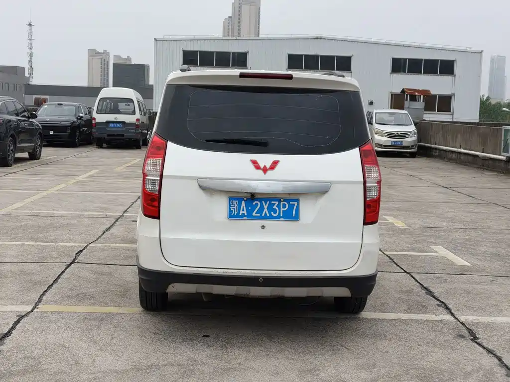 Wuling Hongguang — миниатюра 5