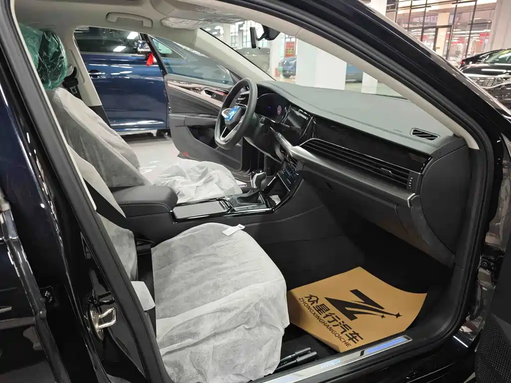 Volkswagen 帕萨特插电混动 — миниатюра 4