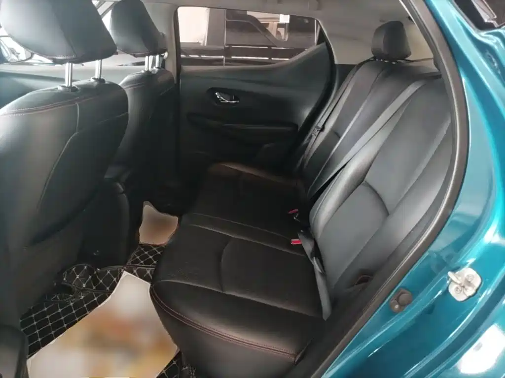 Nissan Bluebird — миниатюра 17