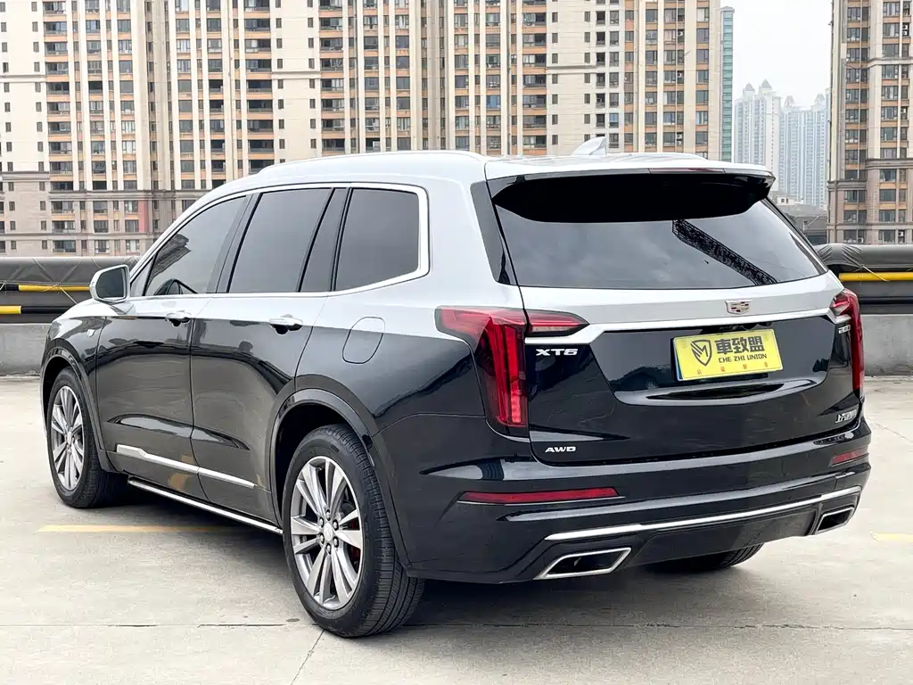 CADILLAC XT6
