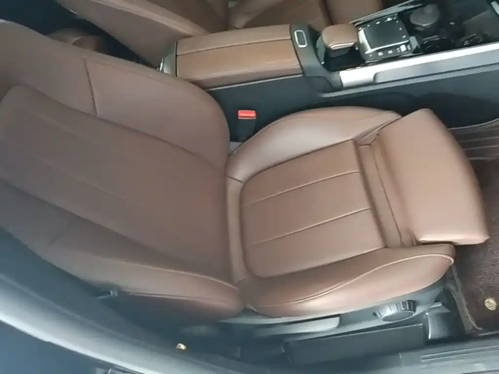 Mercedes-Benz GLB — миниатюра 25
