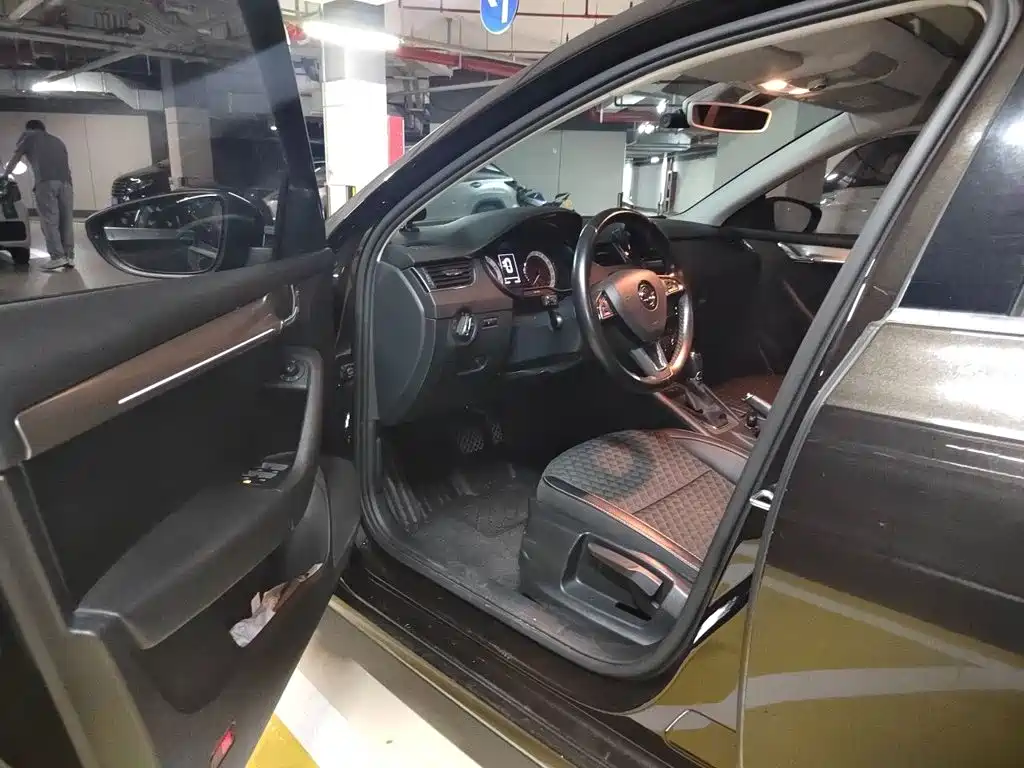 Skoda Octavia — миниатюра 17