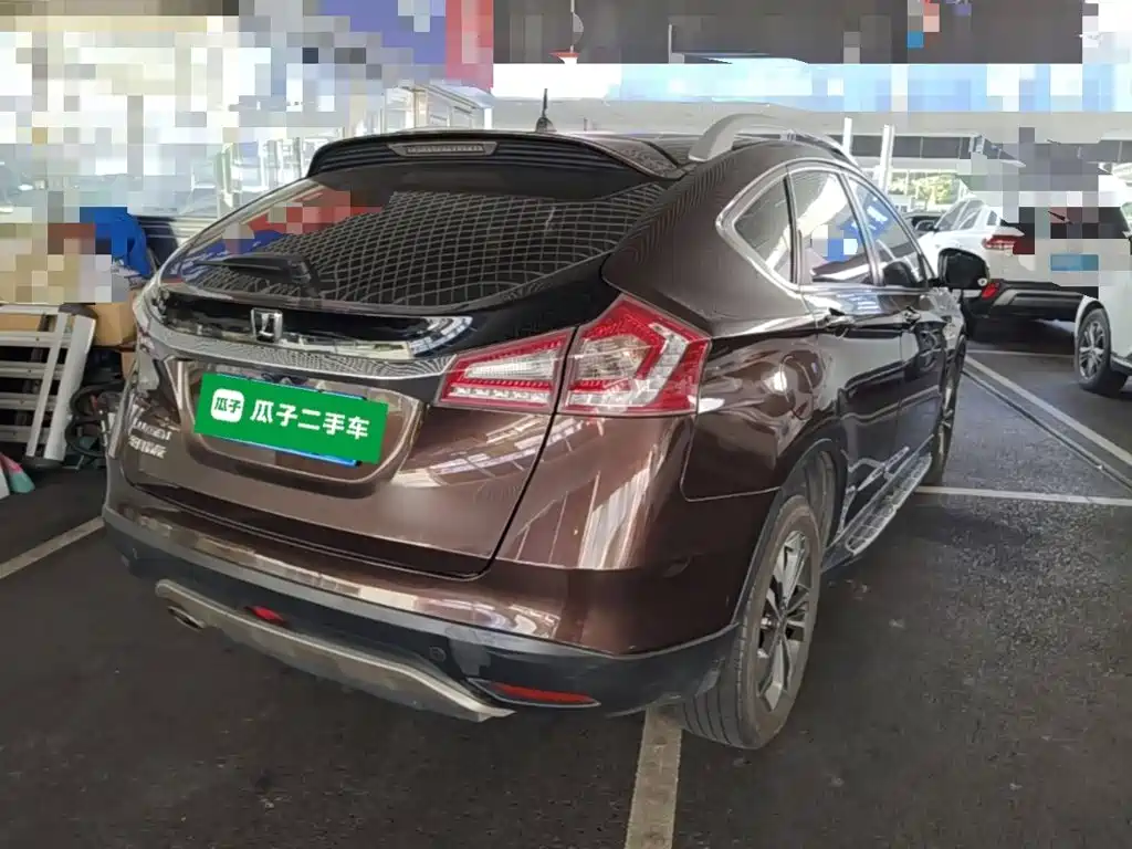 Luxgen U6 — миниатюра 7
