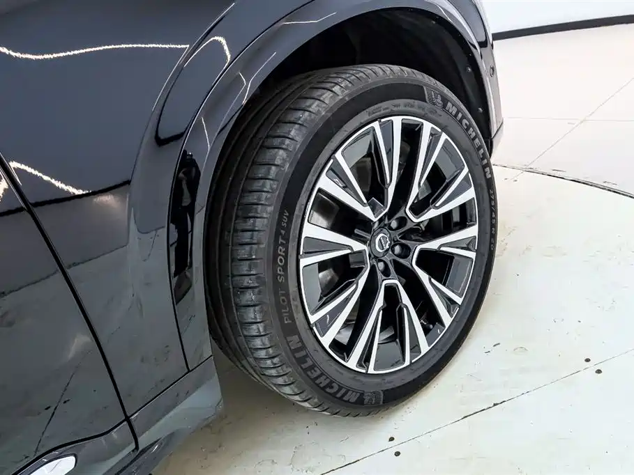 VOLVO XC90 PLUG IN HYBRID