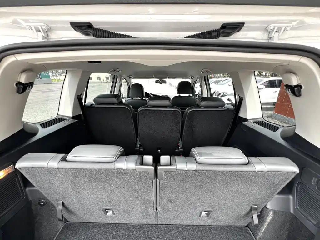 Volkswagen Touran — миниатюра 14