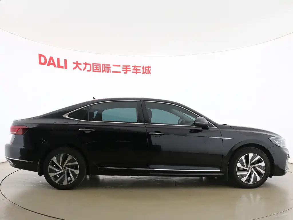 Volkswagen Passat PHEV — миниатюра 4