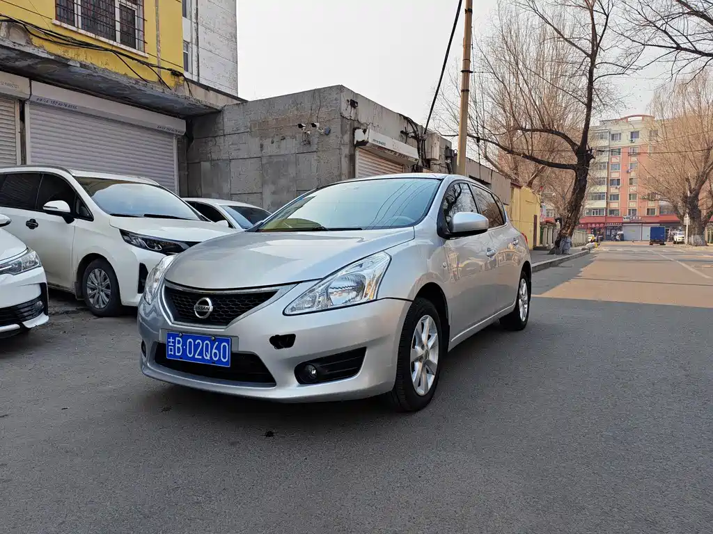 Nissan Tiida 2013