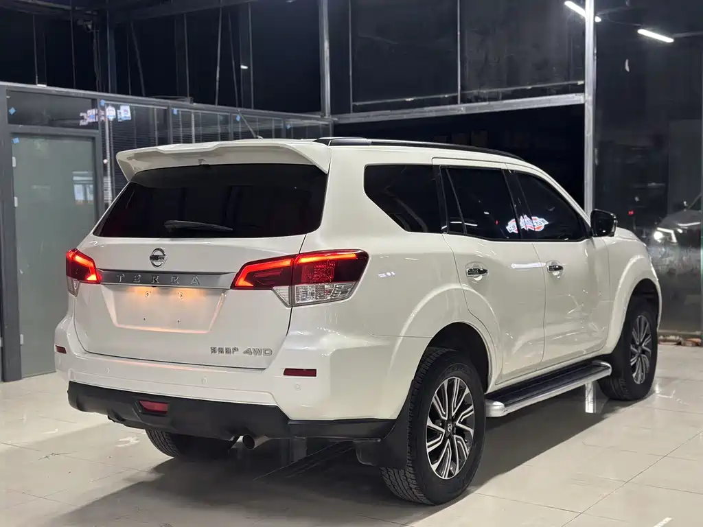 Nissan Terra — миниатюра 15