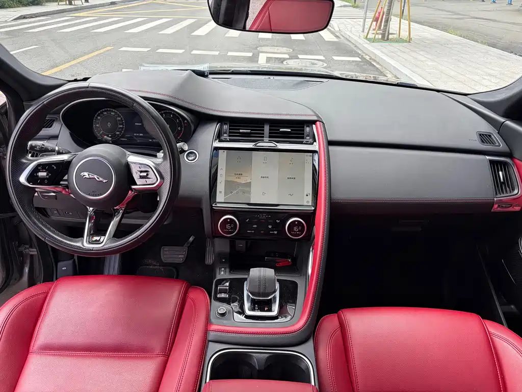 Jaguar E-PACE — миниатюра 9