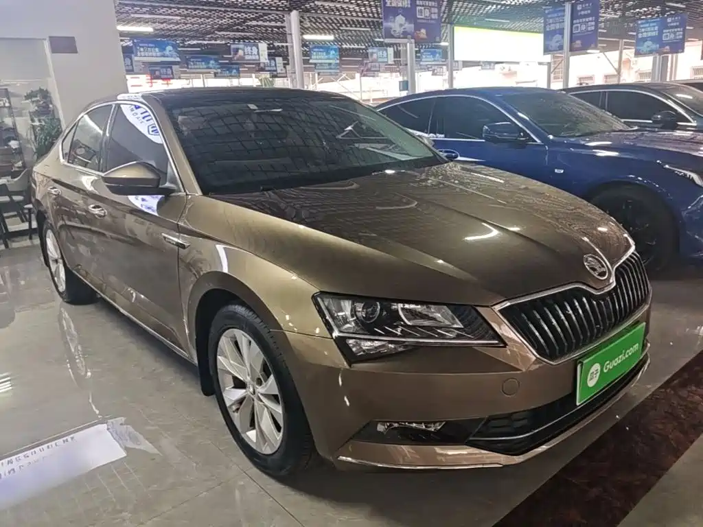 Skoda Superb — миниатюра 4