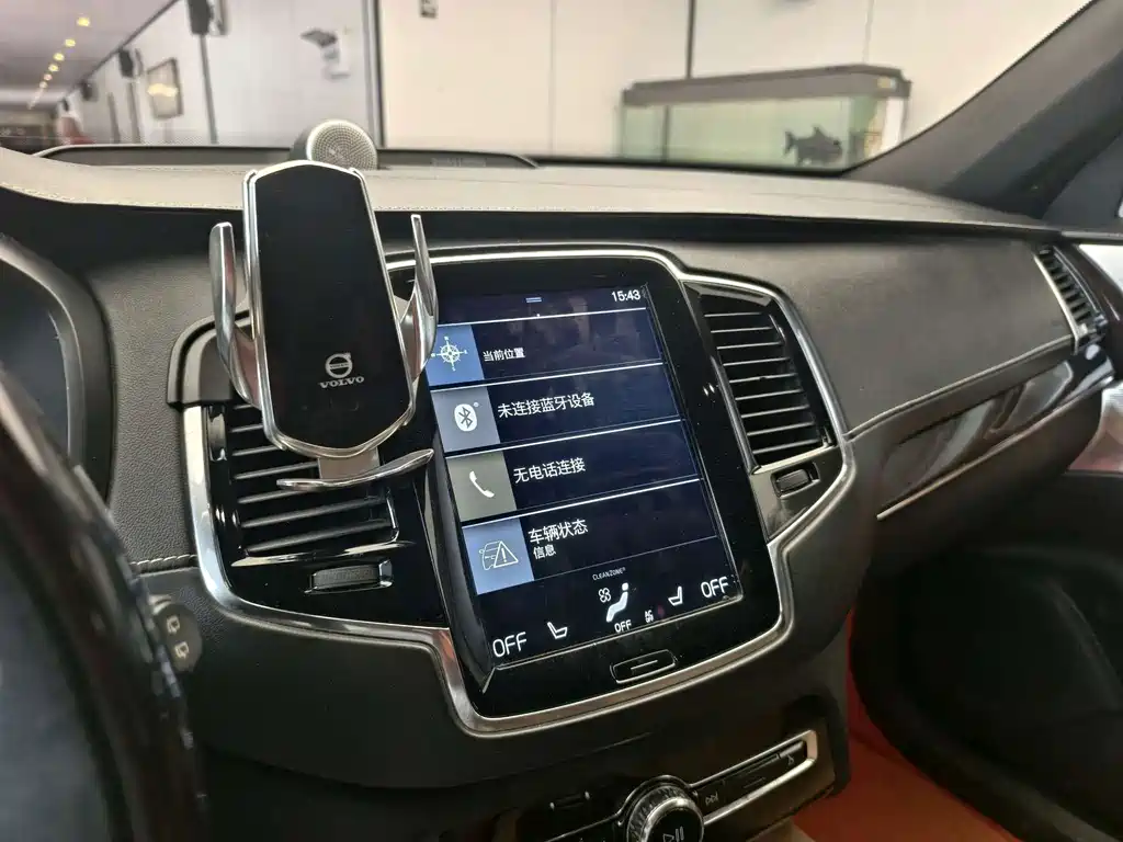 Volvo XC90 — миниатюра 10