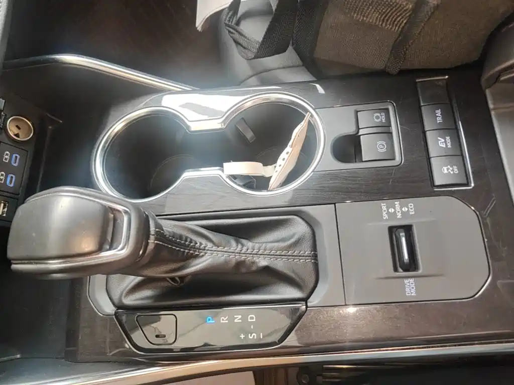 Toyota Crown Kluger — миниатюра 14