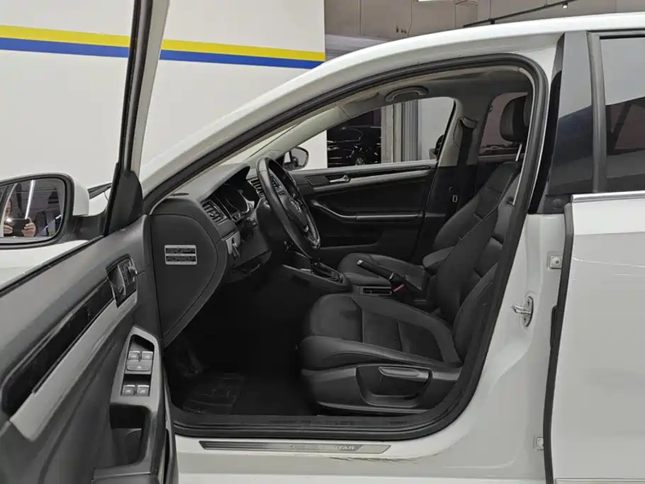 Volkswagen Sagitar — миниатюра 9
