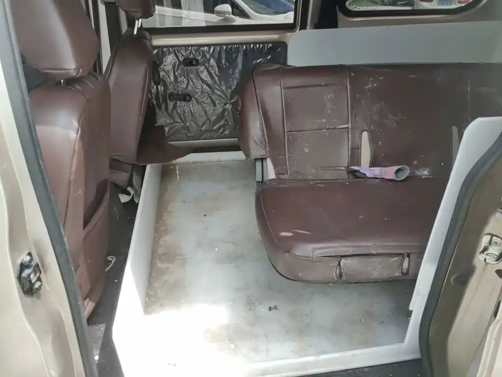 Wuling Hongguang V — миниатюра 7