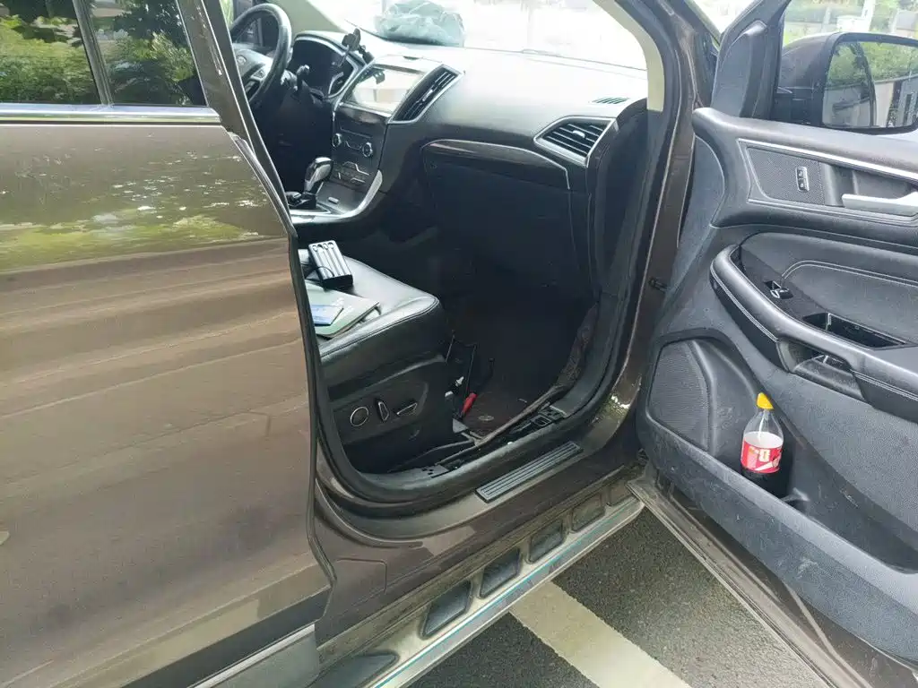 Ford Edge — миниатюра 18