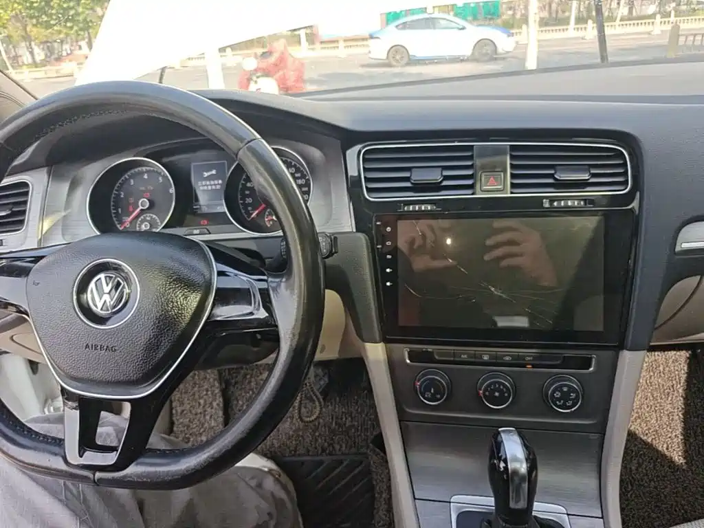 Volkswagen Golf — миниатюра 10