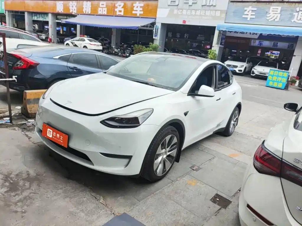 Tesla Model Y 2022