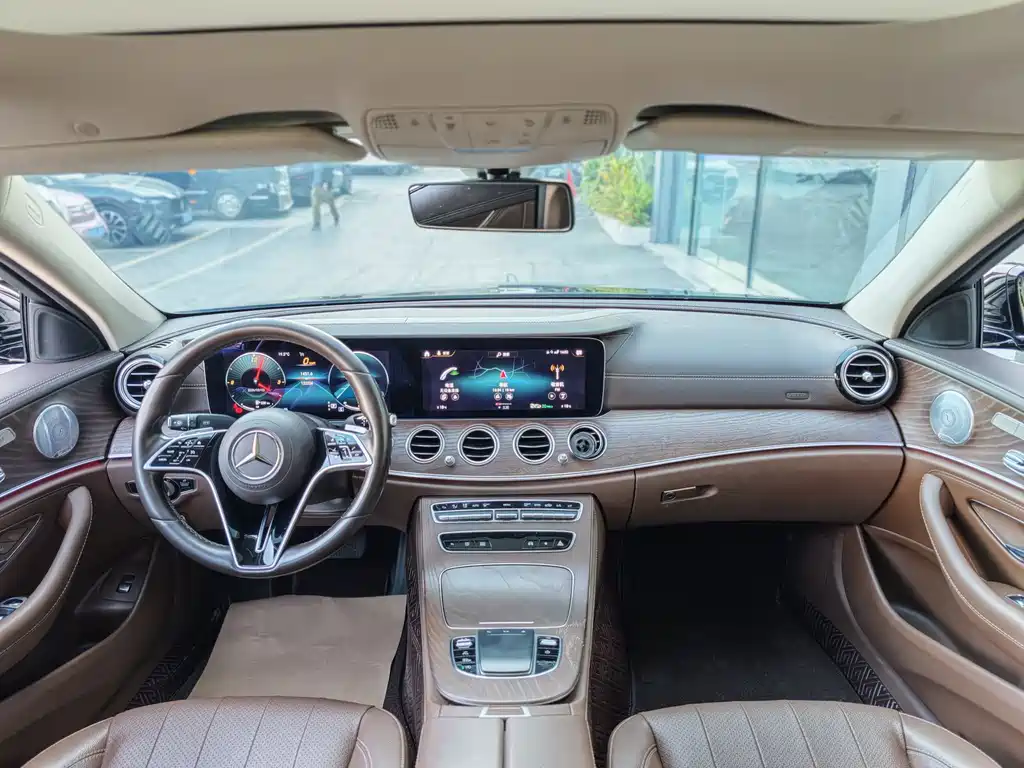 MERCEDES-BENZ E CLASS