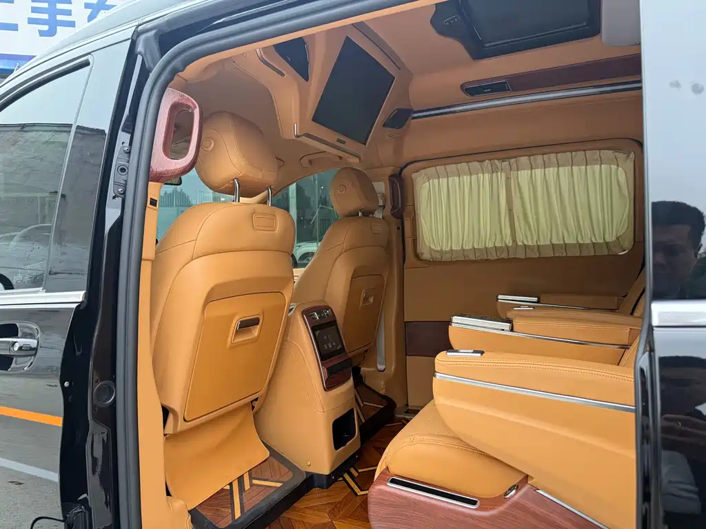 Mercedes-Benz V-Class — миниатюра 7