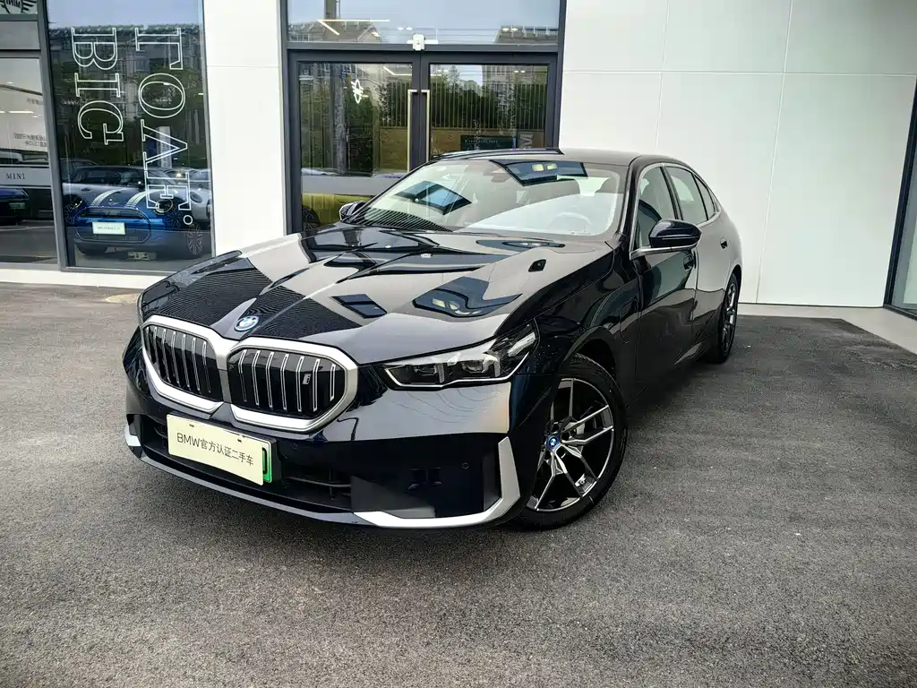 BMW i5 2025