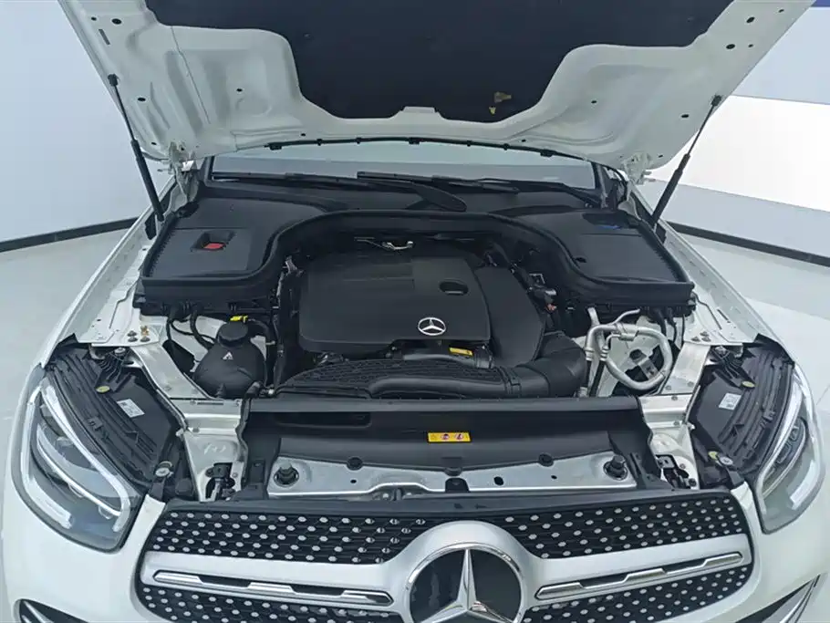MERCEDES-BENZ GLC