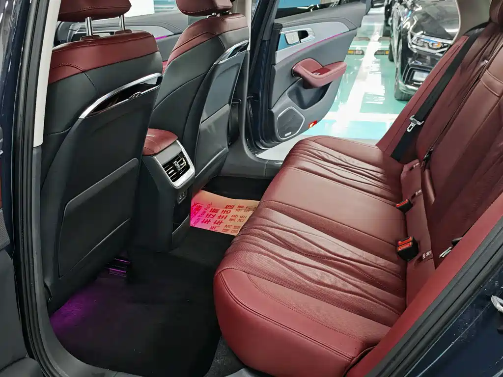Hongqi Hongqi H5 — миниатюра 12